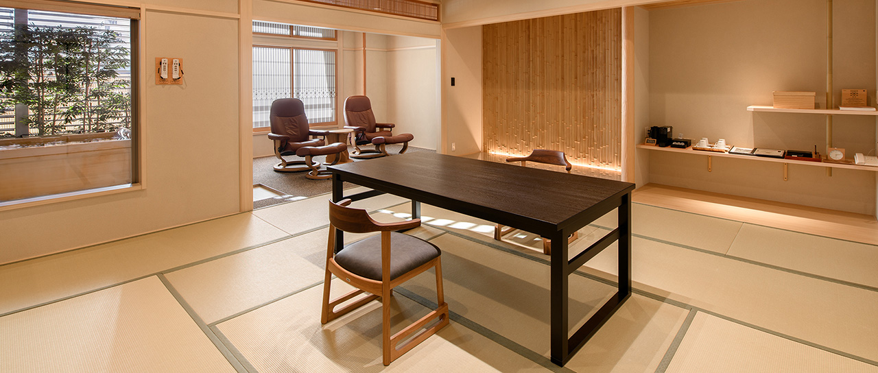 L檜の源泉室内露天風呂付き客室(本館13.5畳)