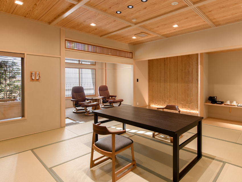 L檜の源泉室内露天風呂付き客室(本館13.5畳)